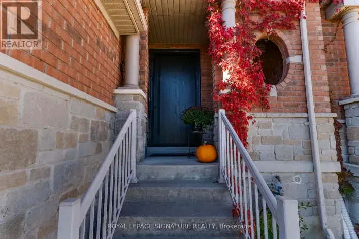82 LOIRE VALLEY AVENUE, Vaughan