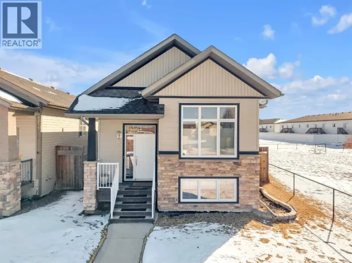 82 Mackenzie Crescent, Lacombe