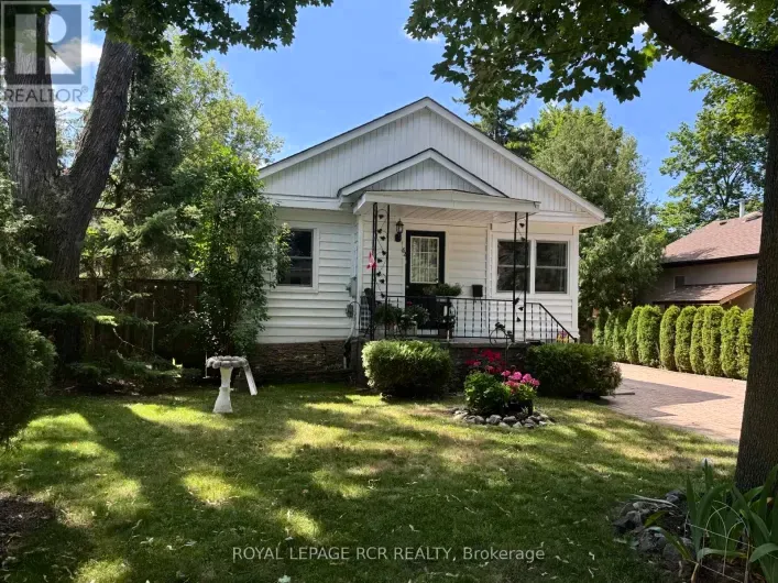 82 MILL STREET, Richmond Hill