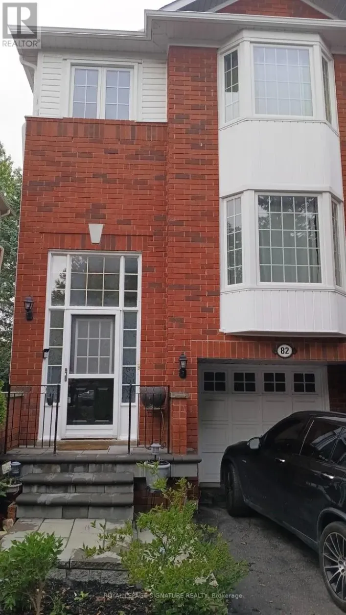 82 MOSAICS AVENUE, Aurora