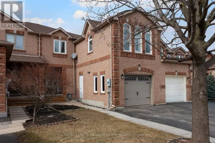 82 MOSLEY CRESCENT, Brampton