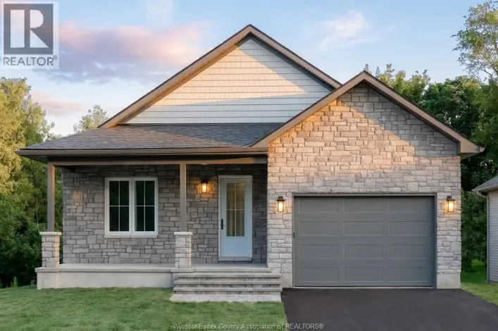82 RABB STREET, Smiths Falls