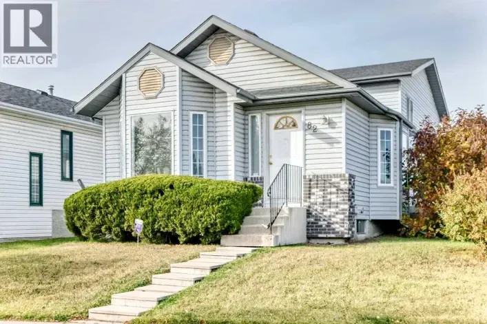 House for sale: 82 Riverglen Drive SE, Calgary