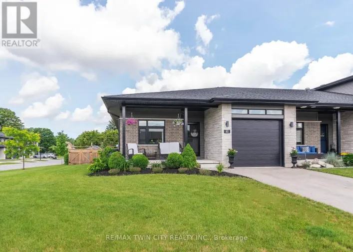 82 ROWE AVENUE, South Huron