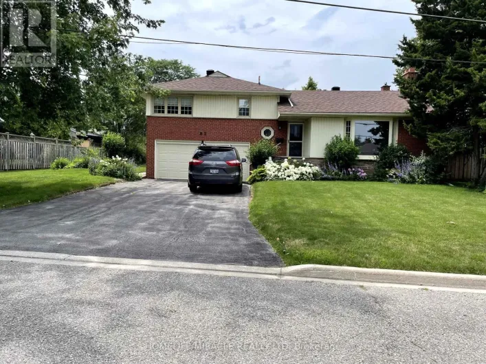 82 ROY DRIVE, Mississauga