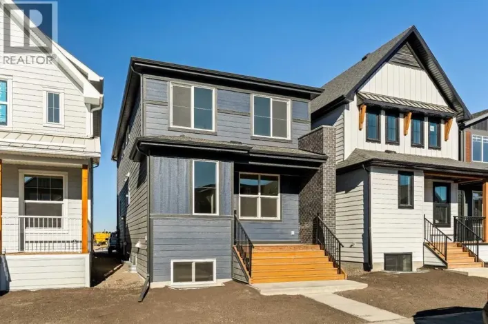 82 Royston Park NW, Calgary