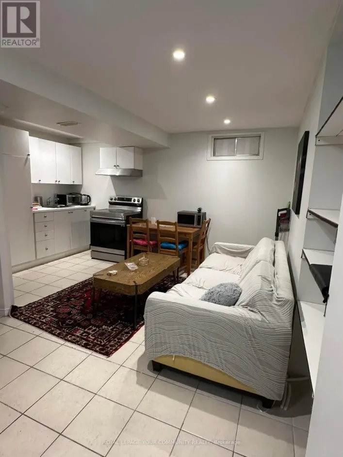 82 VALHALLA COURT, Aurora