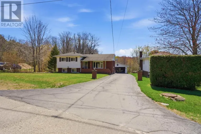 82 Victoria AVE, Blind River