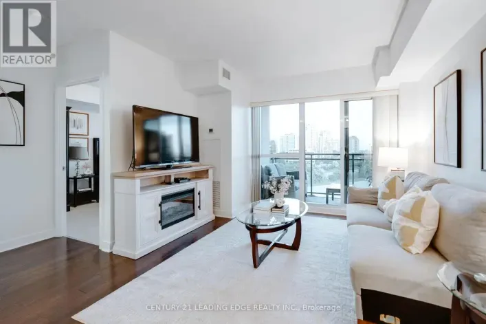 820 - 120 DALLIMORE CIRCLE, Toronto