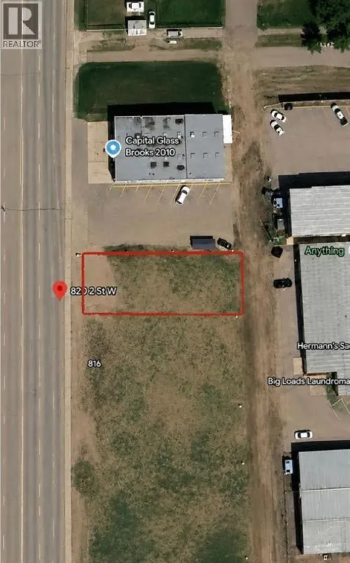 820 2 Street W, Brooks