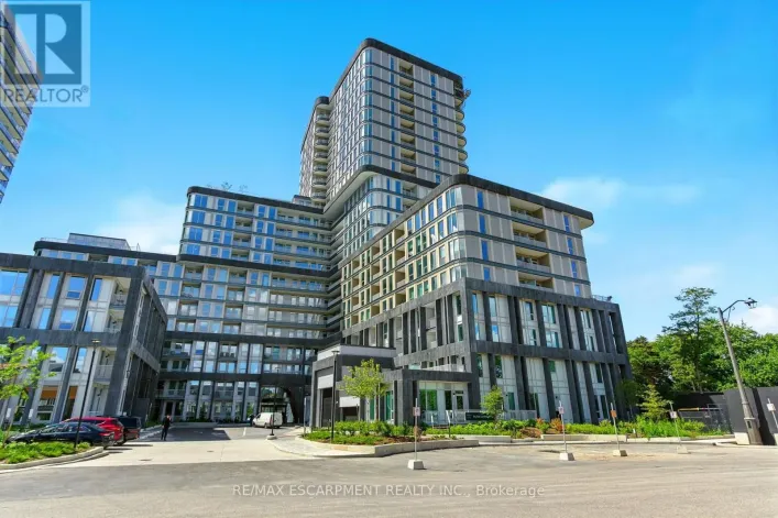 Apartment for rent: 820 - 3240 WILLIAM COLTSON AVENUE, Oakville