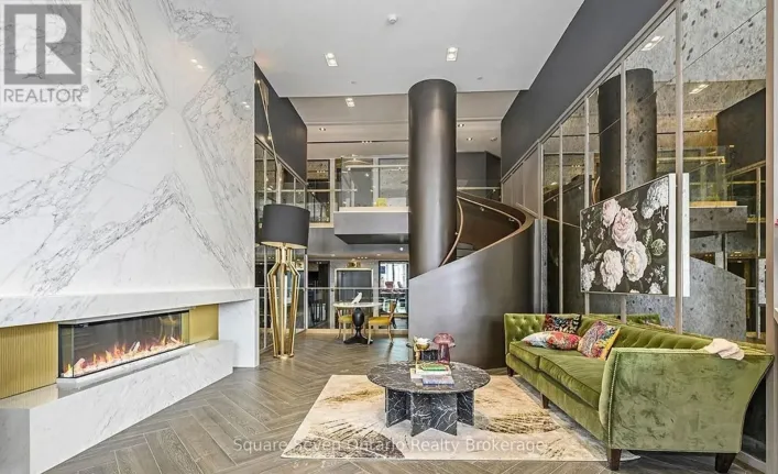 820 - 395 DUNDAS STREET, Oakville
