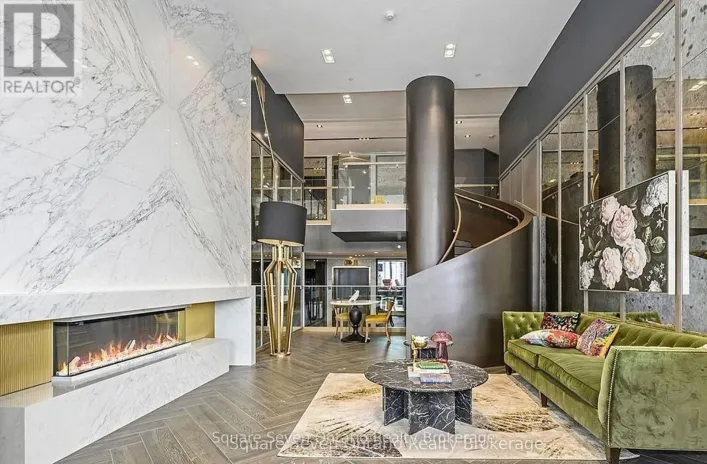 820 - 395 DUNDAS STREET, Oakville