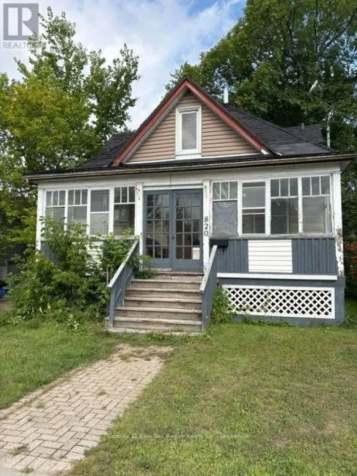 820 JOHN STREET, North Bay