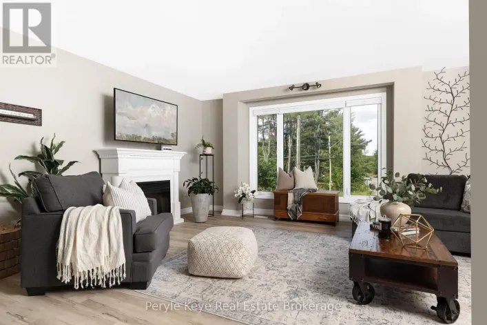 820 MANITOBA STREET, Bracebridge)