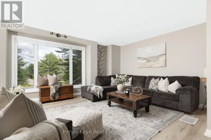 820 MANITOBA STREET, Bracebridge)