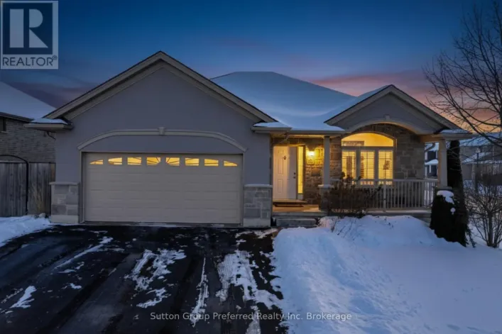 820 RIDGEWOOD DRIVE, Woodstock