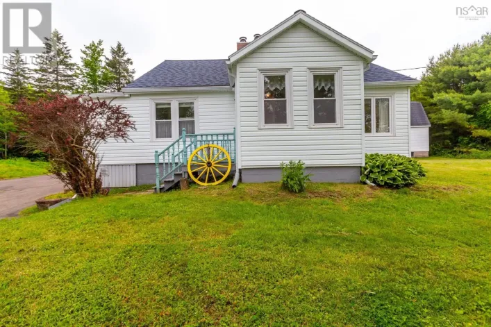 8201 Highway 10, Nictaux South