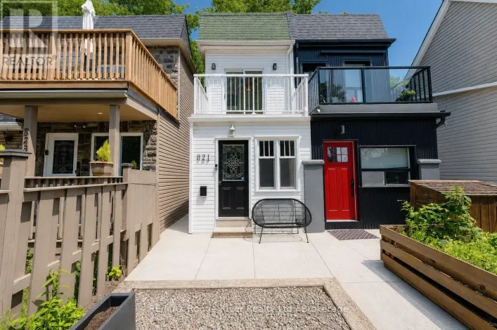 821 CRAVEN ROAD, Toronto