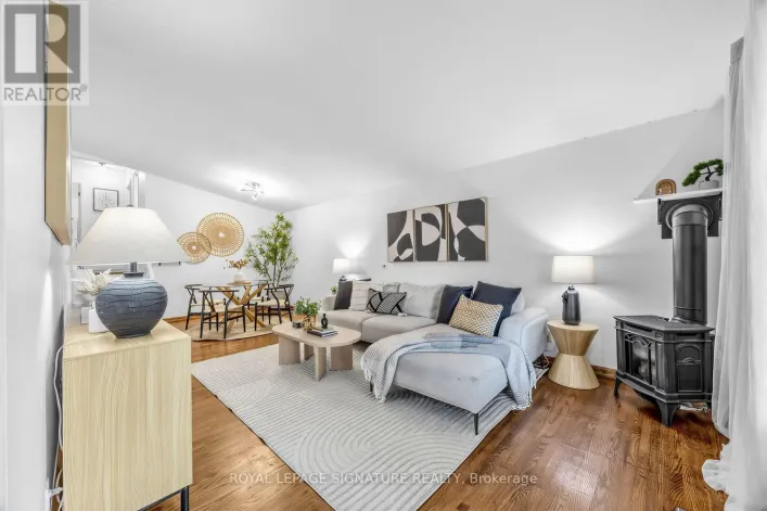 821 KROSNO BOULEVARD, Pickering
