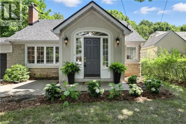 821 SHADELAND Avenue, Burlington