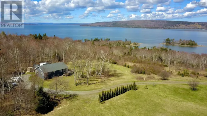 8212 Kempt Head Road, Kempt Head
