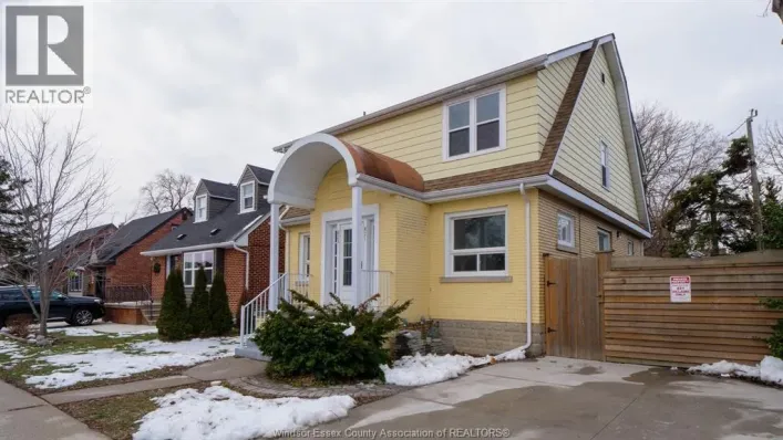 821-823 VILLAIRE, Windsor