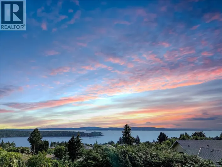822 Craig Rd, Ladysmith