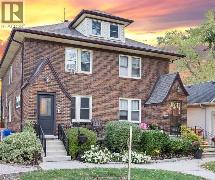 822 FAIRVIEW BOULEVARD, Windsor