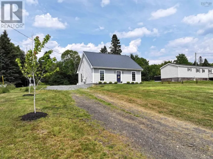 823 Blue Rocks Road, Garden Lots