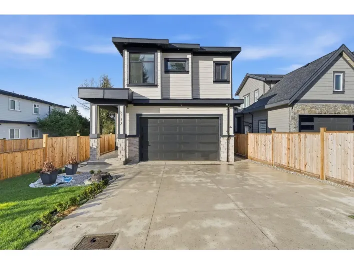 8233 114 STREET, Delta