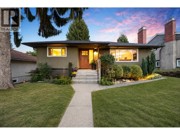 8236 17TH AVENUE, Burnaby