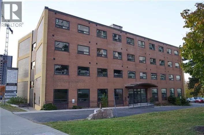 824 KING Street W, Kitchener