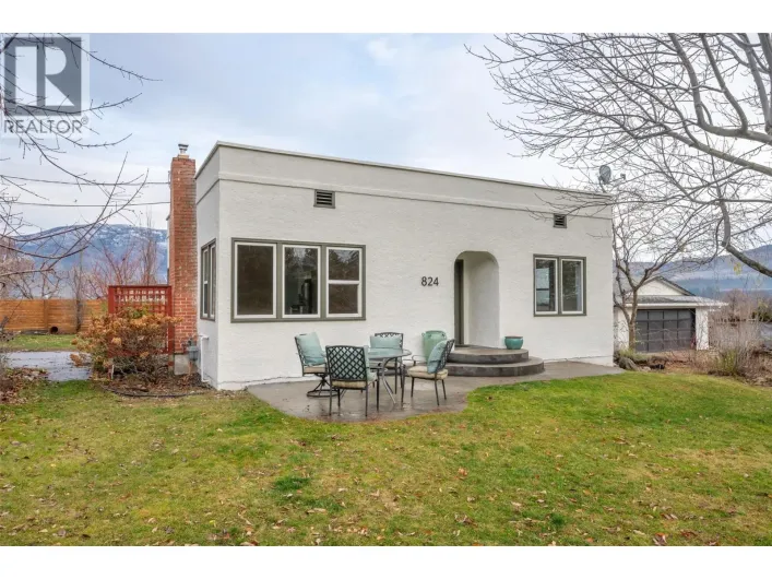 824 Road 2, Oliver