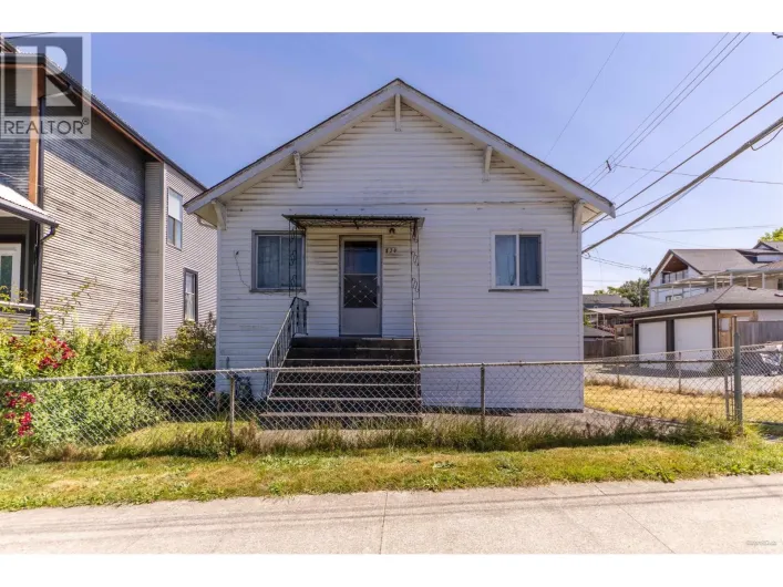 824 SEMLIN DRIVE, Vancouver