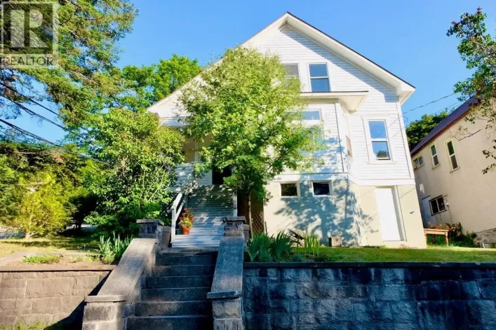 824 SILICA Street, Nelson