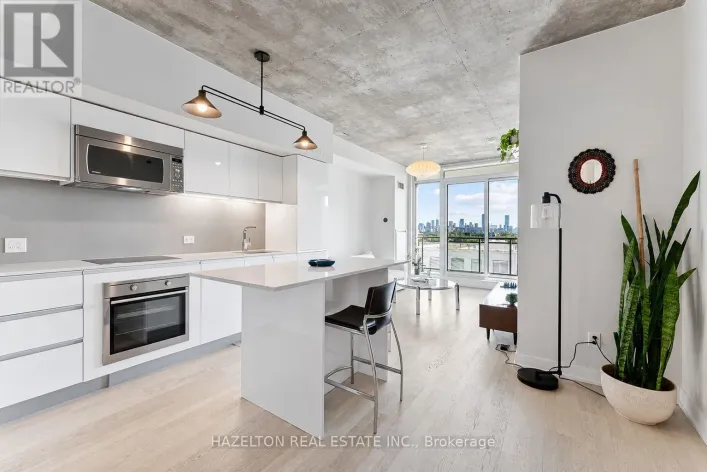 825 - 20 MINOWAN MIIKAN LANE, Toronto