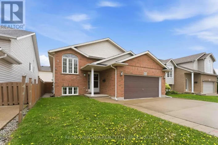 8253 COSTABILE DRIVE, Niagara Falls