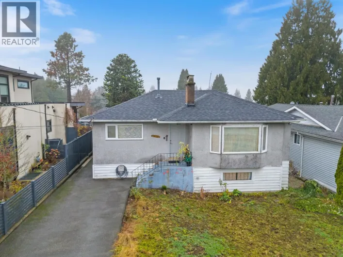 8255 18TH AVENUE, Burnaby