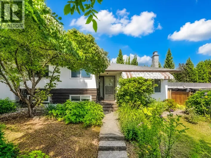 8259 10TH AVENUE, Burnaby