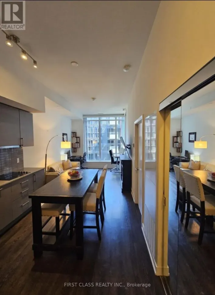 825E - 576 FRONT STREET WEST, Toronto