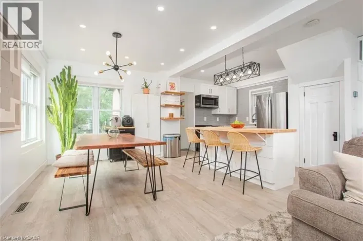 826 BEACH Boulevard, Hamilton