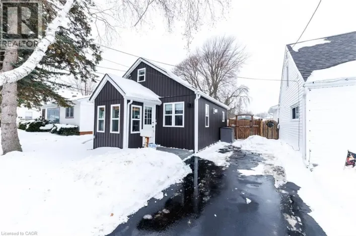 826 PINE Street, Dunnville