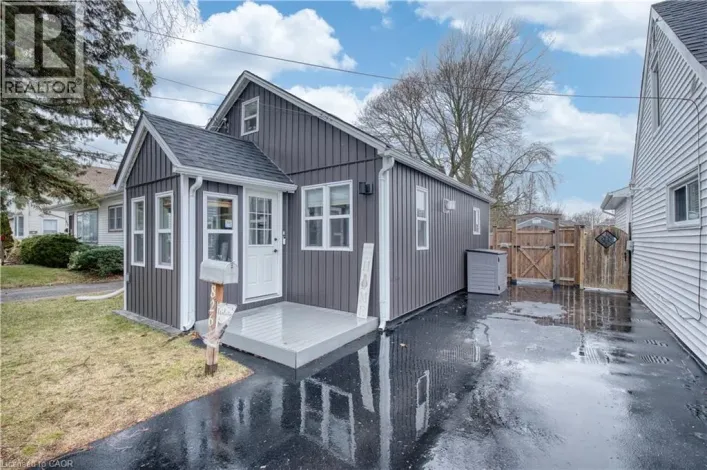 826 PINE Street, Dunnville