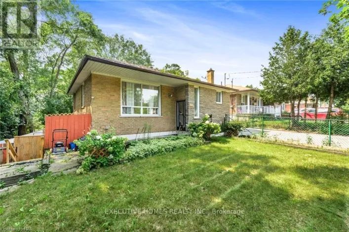 826 SCARBOROUGH GOLF CLUB ROAD, Toronto