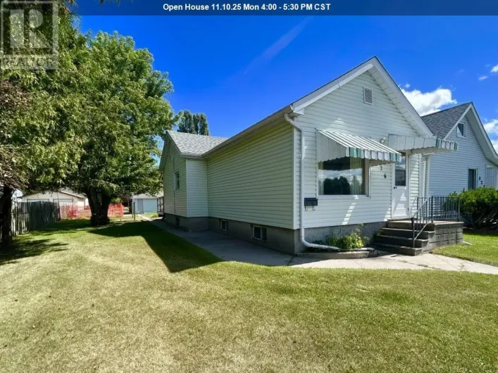 826 Smith Avenue, Fort Frances