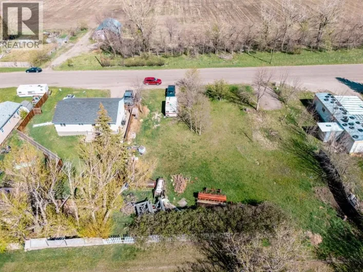 827 2 Street E, Cardston