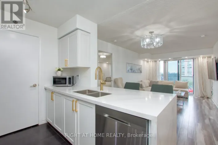 827 - 35 SARANAC BOULEVARD, Toronto