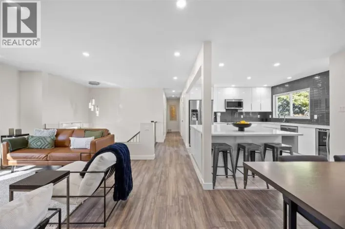 827 Canaveral Crescent SW, Calgary