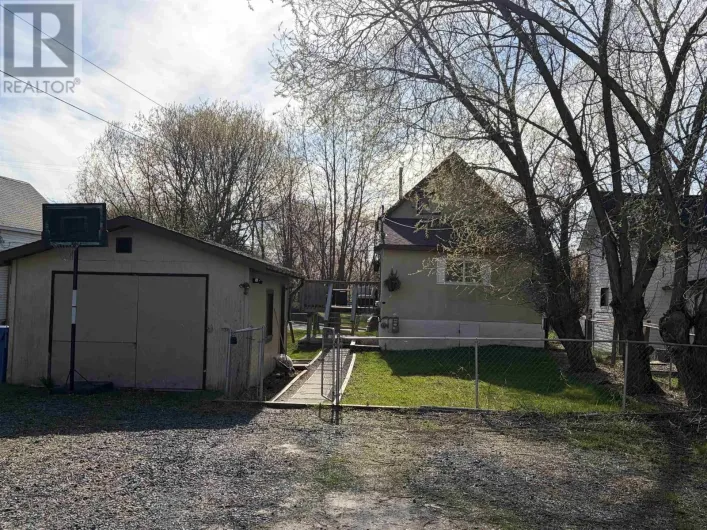 827 Fourth Ave South, Kenora